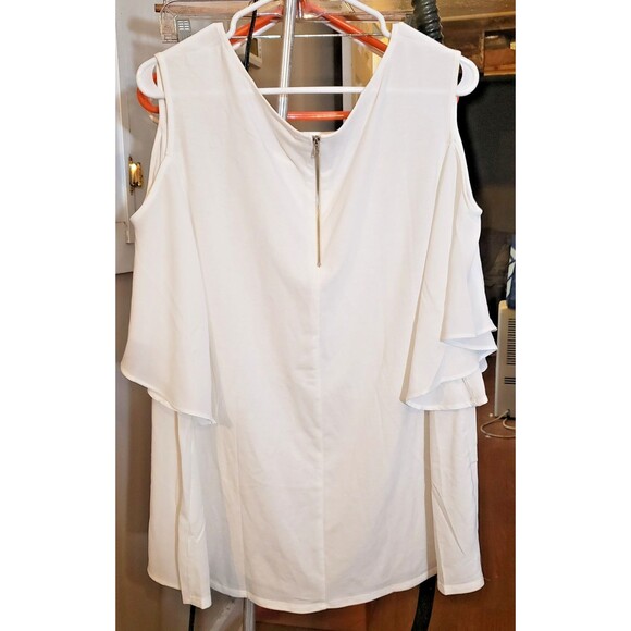 NWT -NY Collection - Cold Shoulder Ivory/Cream Blouse Zipper Detail Size  3X - Picture 3 of 7